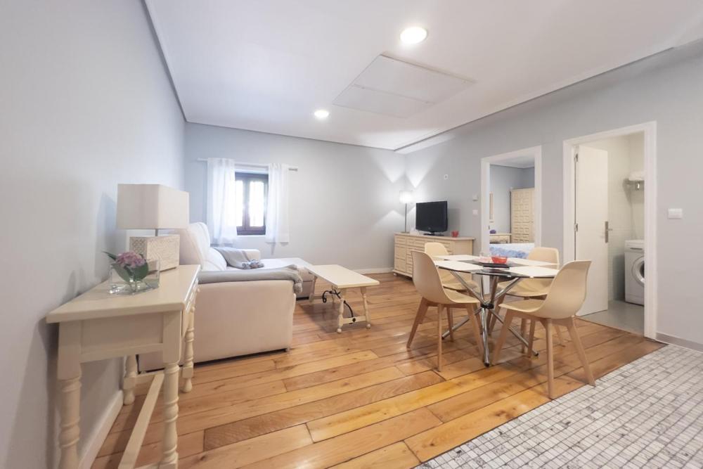 Apartamentos Santa Lucia Cabezon De La Sal Ngoại thất bức ảnh